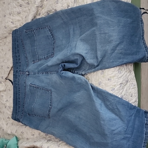 Capris - Picture 2 of 4